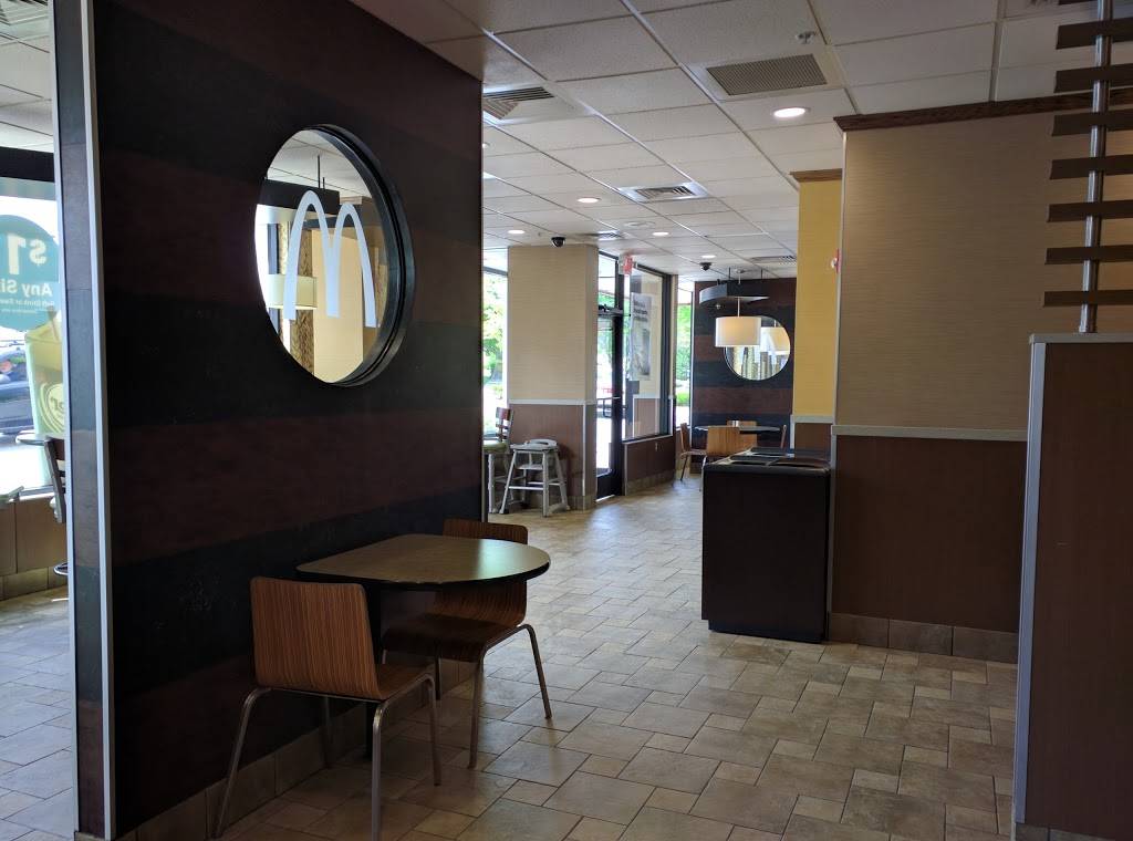 McDonalds | cafe | 4600 W 119th St, Leawood, KS 66209, USA | 9133399303 OR +1 913-339-9303