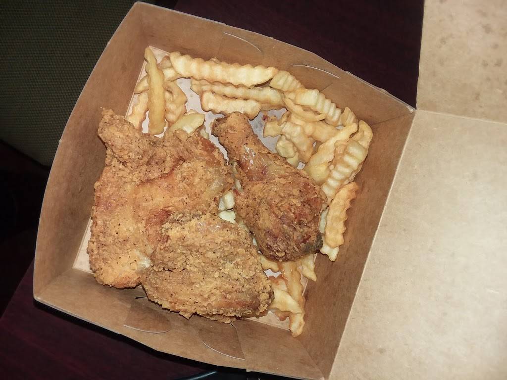 Fast Eddies Fried Chicken | restaurant | 701 Central Ave, Alton, IL 62002, USA | 6184653876 OR +1 618-465-3876