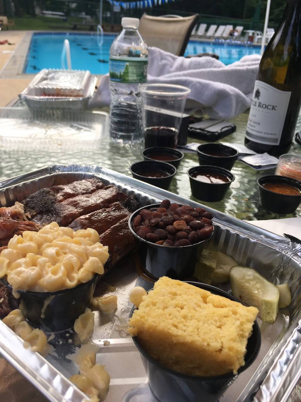 Jersey Shore BBQ | restaurant | 77 Tices Ln, East Brunswick, NJ 08816, USA | 7322102521 OR +1 732-210-2521