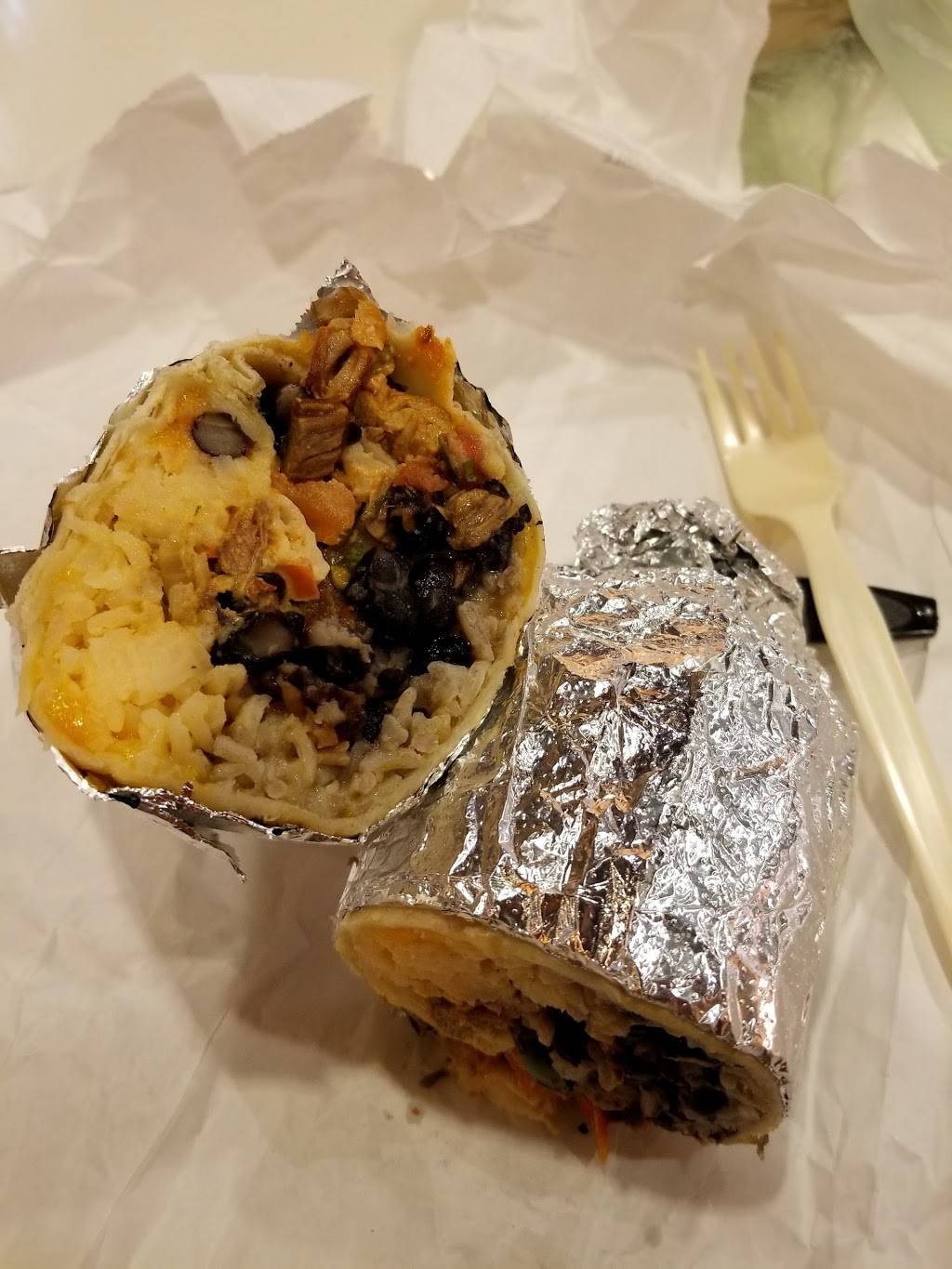 Fistful of Tacos | meal takeaway | 201 Harrison St C2, San Francisco, CA 94105, USA | 4154004780 OR +1 415-400-4780