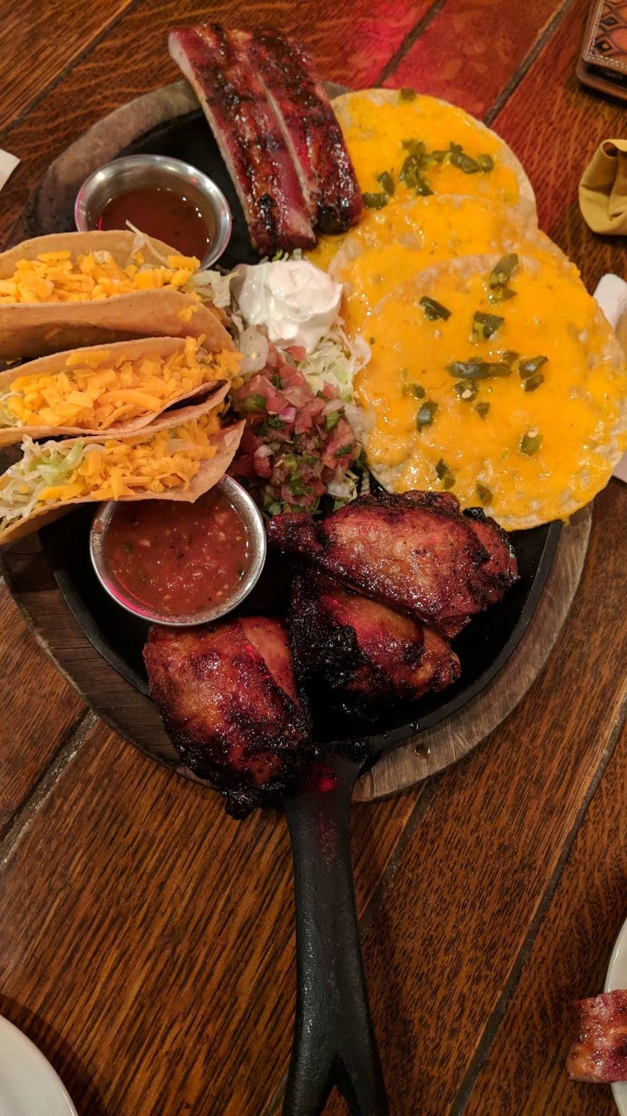 H3 Ranch | restaurant | 109 E Exchange Ave, Fort Worth, TX 76164, USA | 8176241246 OR +1 817-624-1246