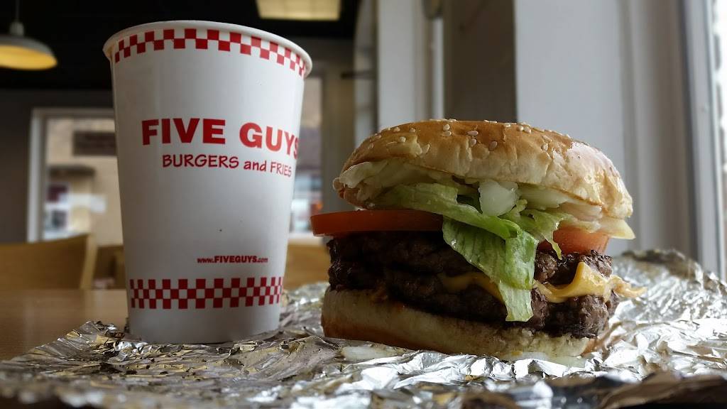 Five Guys | meal takeaway | 3863 Medina Rd, Fairlawn, OH 44333, USA | 3306655551 OR +1 330-665-5551