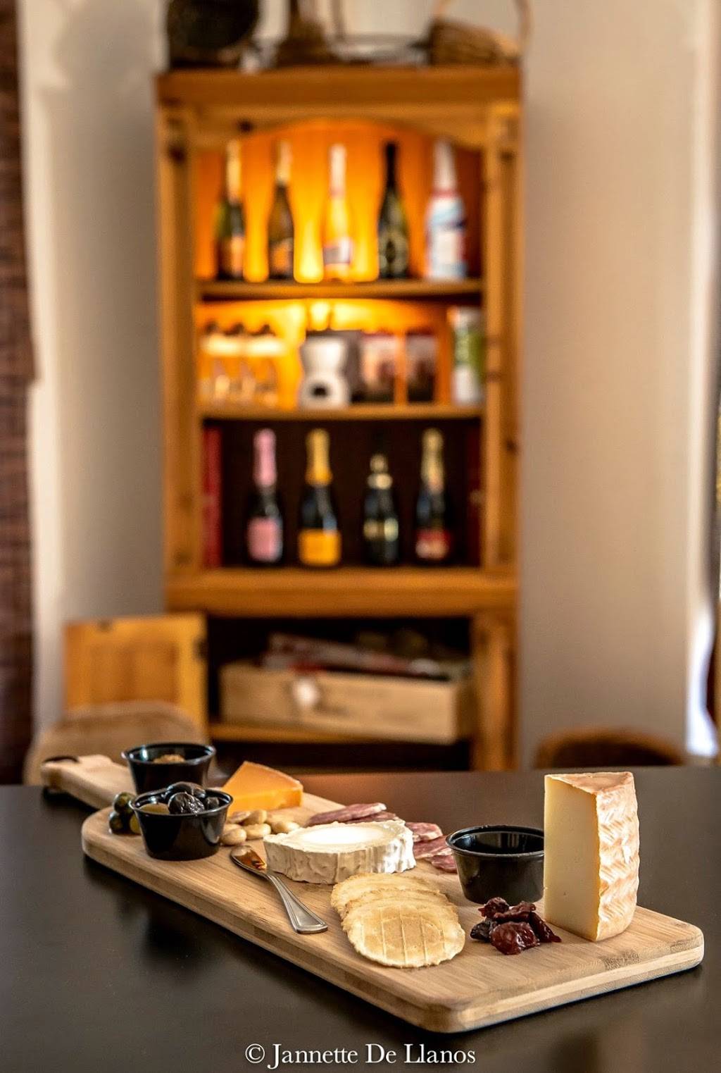 C&C | restaurant | Northbound At Flashing Yellow Light, 99201 Overseas Hwy, Key Largo, FL 33037, USA | 3054510995 OR +1 305-451-0995