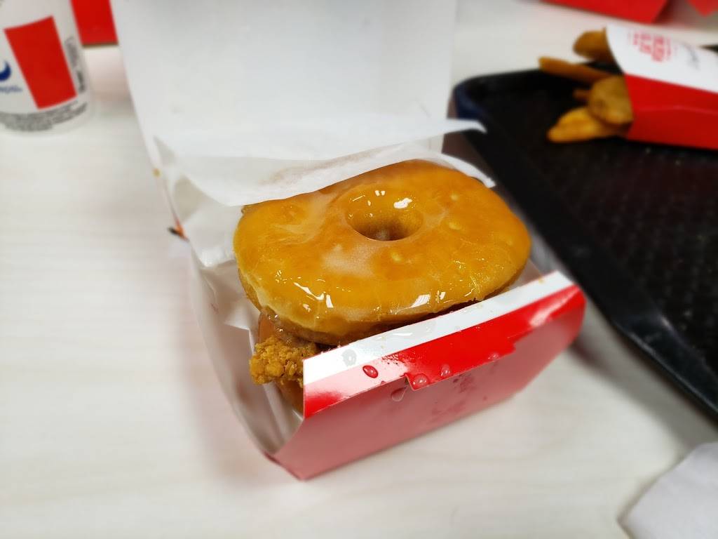 KFC | restaurant | 8830 N Loop Dr, El Paso, TX 79907, USA | 9152361647 OR +1 915-236-1647