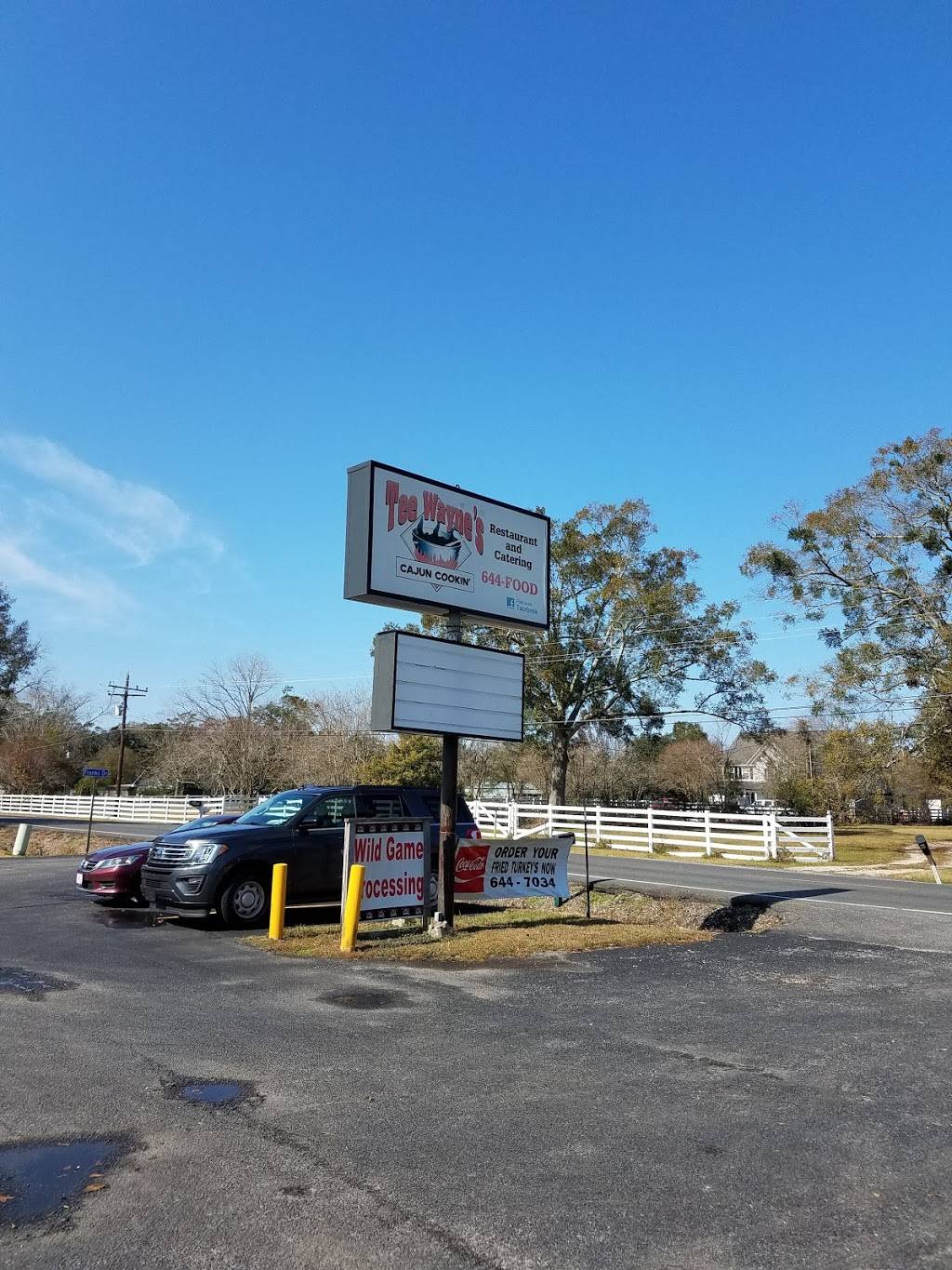 Tee Waynes Cajun Cooking | restaurant | 39087 LA-621, Gonzales, LA 70737, USA | 2256443663 OR +1 225-644-3663