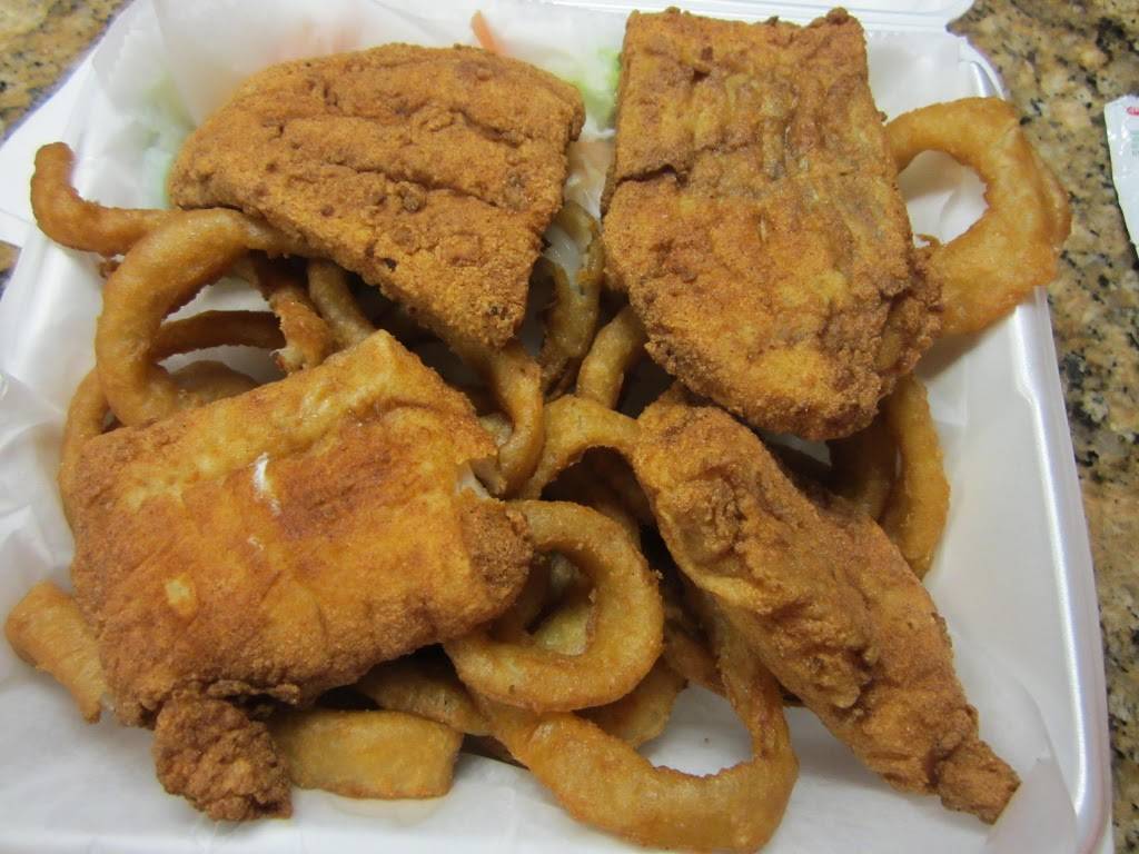 Dinas Pizza | restaurant | 930 Hingham St, Rockland, MA 02370, USA | 7818711100 OR +1 781-871-1100