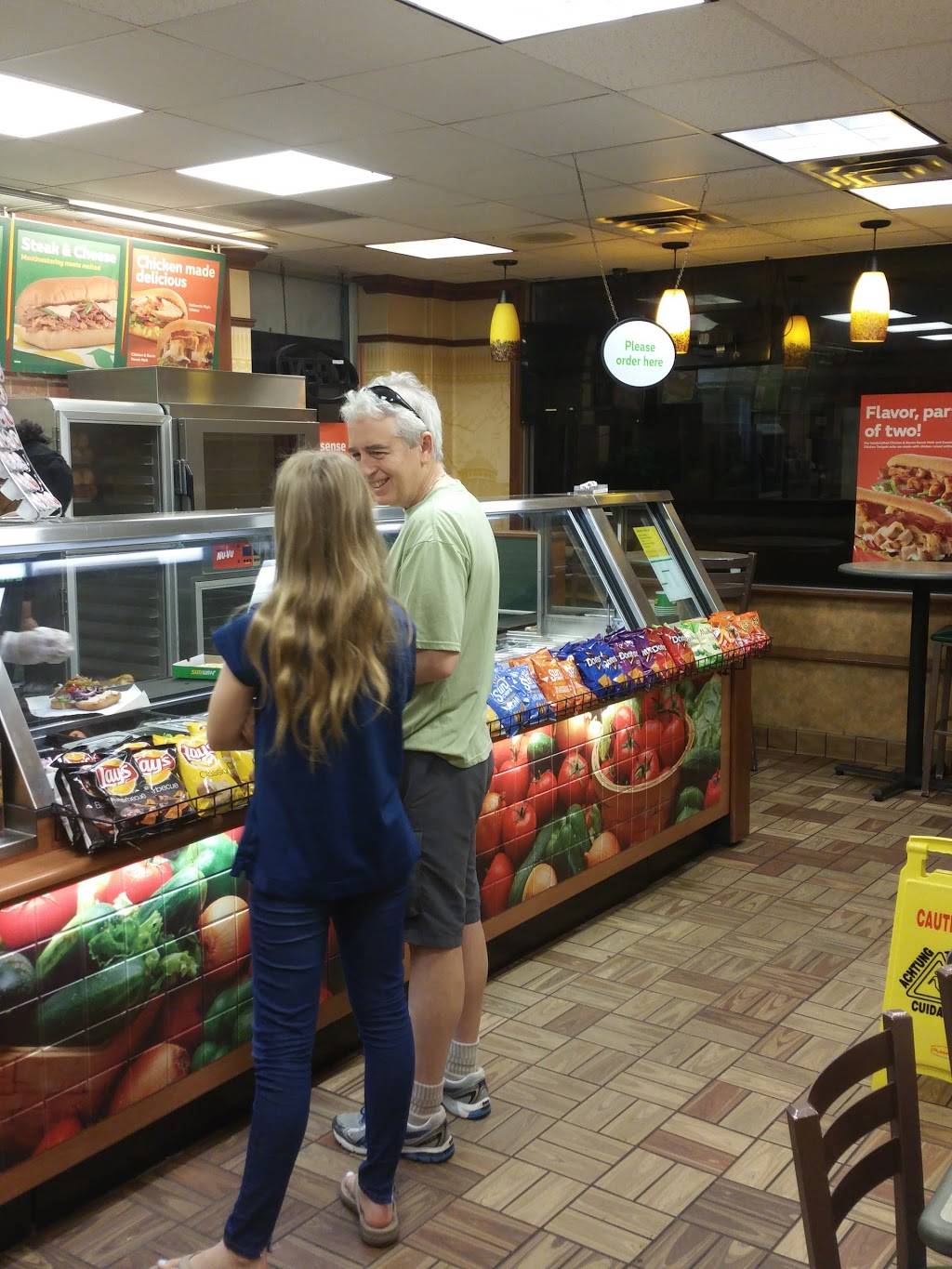 Subway | meal takeaway | 1996 Post Rd, Fairfield, CT 06824, USA | 2032540321 OR +1 203-254-0321