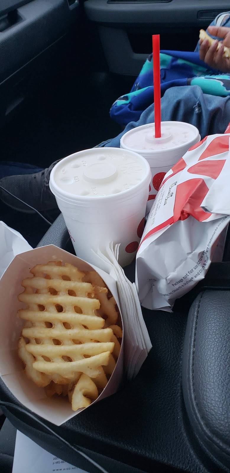 Chick-fil-A | restaurant | 1505 N Collins St, Arlington, TX 76011, USA | 8175487700 OR +1 817-548-7700