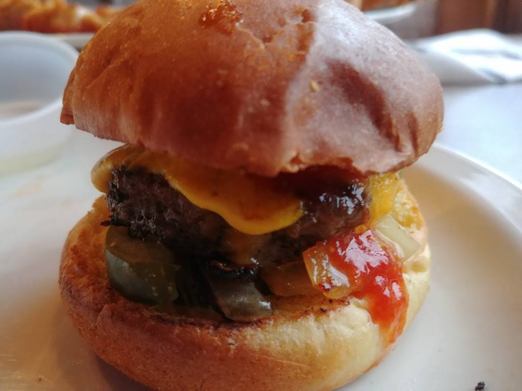 Brunners | restaurant | 2222 E Grand River Ave, Howell, MI 48843, USA | 5175462222 OR +1 517-546-2222