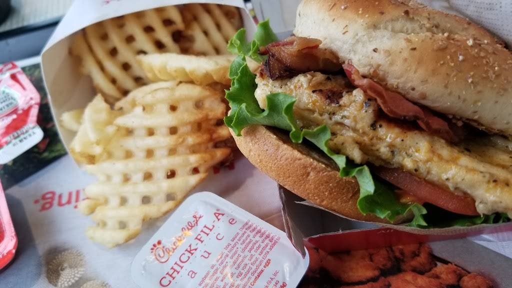 Chick-fil-A | restaurant | 6550 Grand Ave, Gurnee, IL 60031, USA | 8477829294 OR +1 847-782-9294