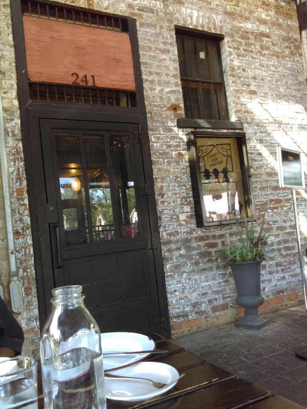 Public House | restaurant | 241 W Nine Mile Rd, Ferndale, MI 48220, USA | 2488507420 OR +1 248-850-7420