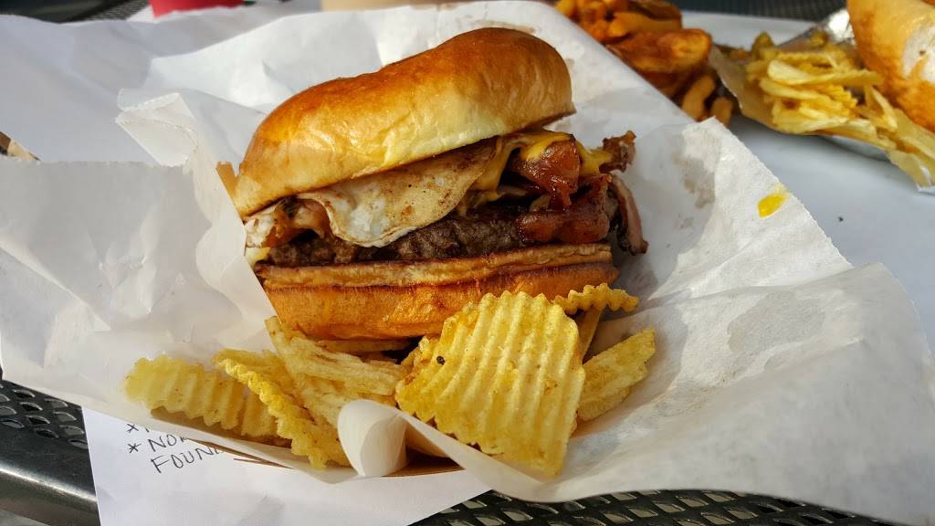 Fat Dans Deli | restaurant | 410 E Michigan St, Indianapolis, IN 46204, USA | 3176003008 OR +1 317-600-3008