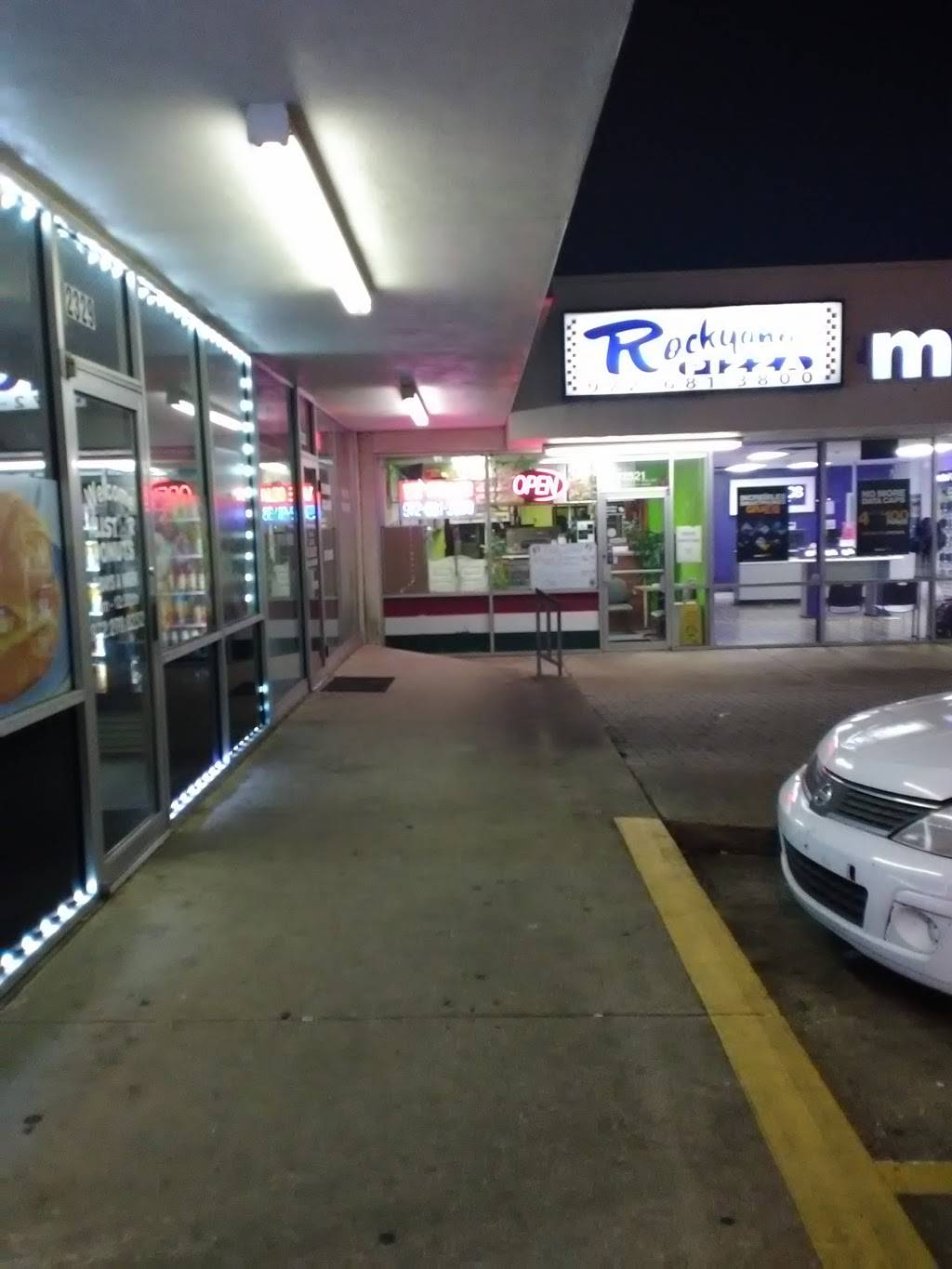 Rockyanos Pizza | restaurant | 2321 Oates Dr, Mesquite, TX 75150, USA | 9726813800 OR +1 972-681-3800