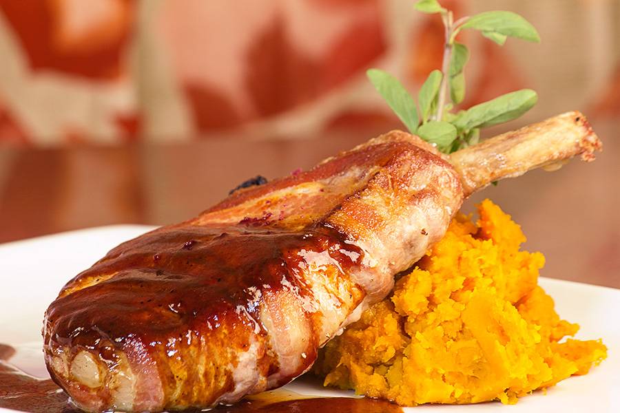 Estate Restaurant + Bar | restaurant | 1519 Wilshire Blvd, Santa Monica, CA 90403, USA | 3103947722 OR +1 310-394-7722