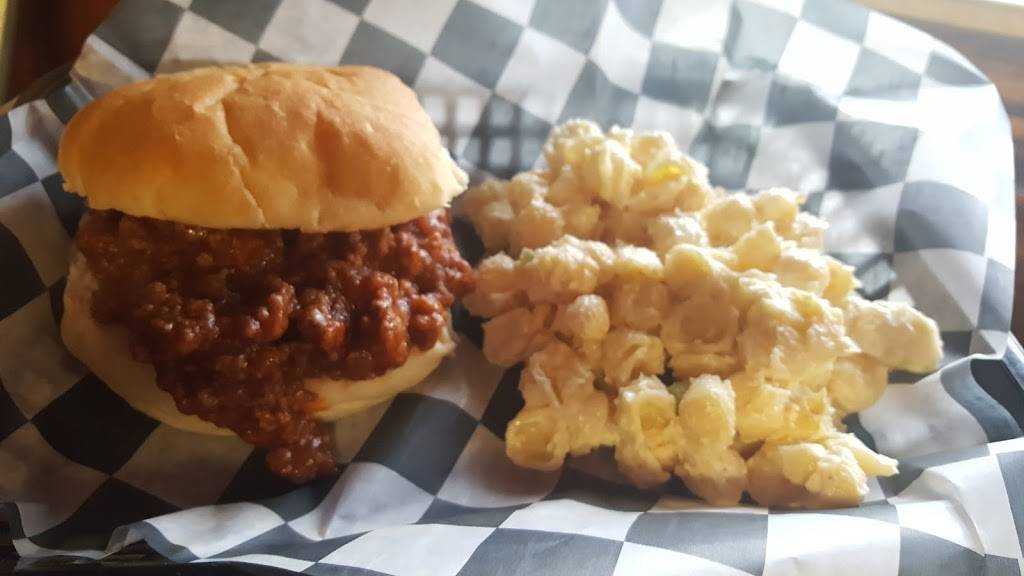 Strohs Tavern | restaurant | 9566 Lake Shore Rd, Angola, NY 14006, USA | 7165490480 OR +1 716-549-0480