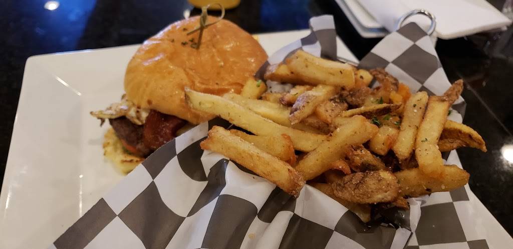 FORTY10 Bar & Grille | restaurant | 4010 Boardman-Canfield Rd Ste. 5, Canfield, OH 44406, USA | 3309674400 OR +1 330-967-4400