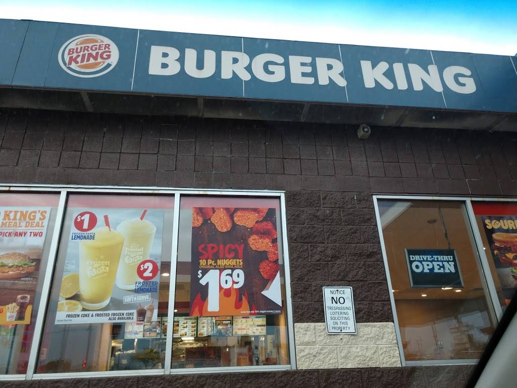 Burger King | restaurant | 13324 Woodward Ave, Highland Park, MI 48203, USA | 3138652965 OR +1 313-865-2965