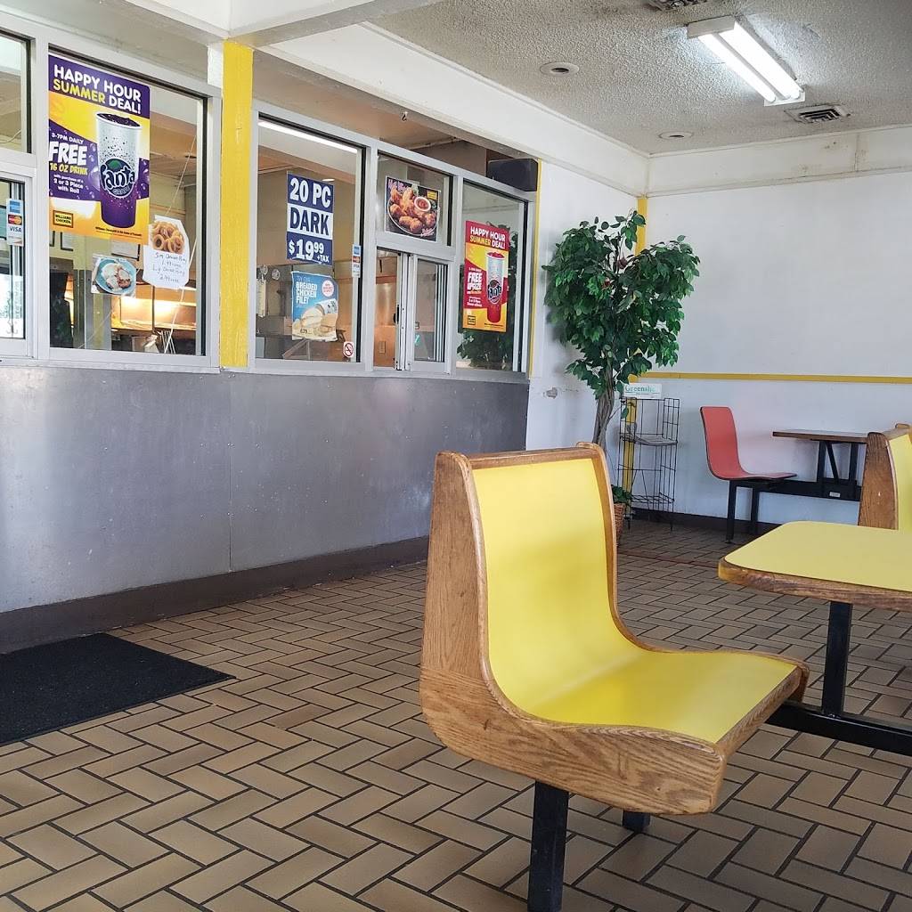 Williams Fried Chicken | restaurant | 2844 N Buckner Blvd, Dallas, TX 75228, USA | 2143200033 OR +1 214-320-0033