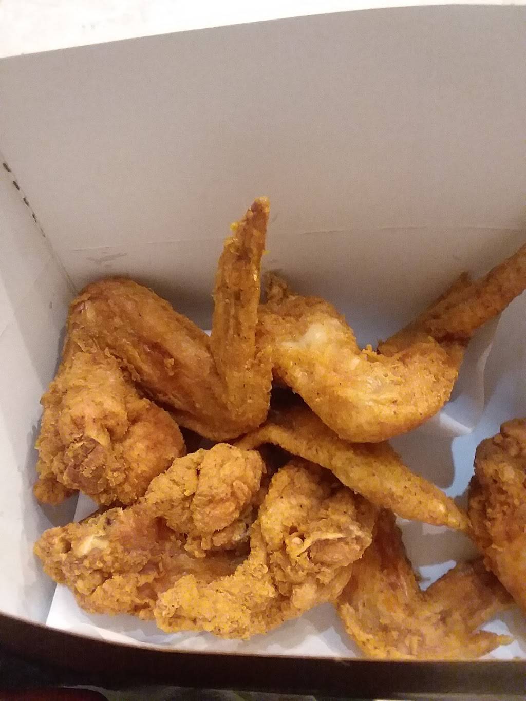 Roccos Pizza | restaurant | 2008 East Ave, Akron, OH 44314, USA | 3307454441 OR +1 330-745-4441