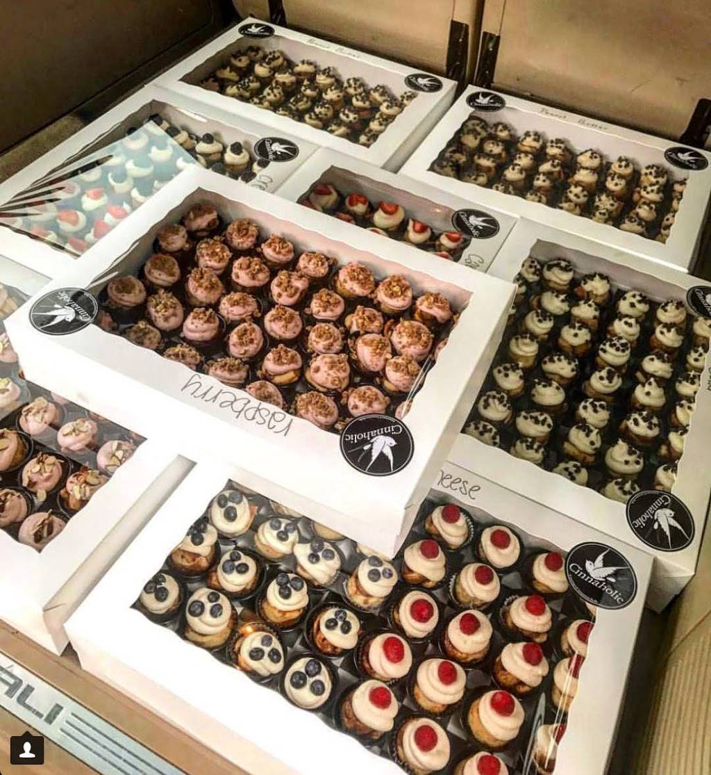 Cinnaholic | bakery | 2423 Park Avenue, The District, Tustin, CA 92782, USA | 7147098655 OR +1 714-709-8655