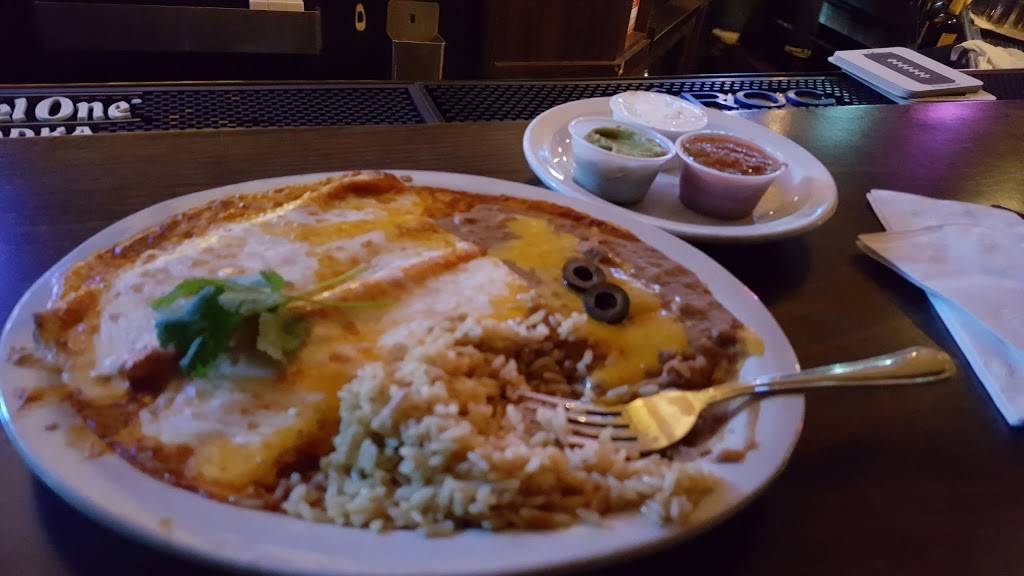 Borderline Bar & Grill | restaurant | 99 Rolling Oaks Dr, Thousand Oaks, CA 91361, USA | 8054464435 OR +1 805-446-4435