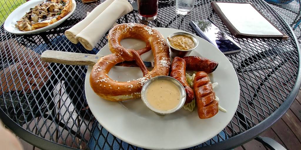 Pug Ryans Brewery | restaurant | 104 Village Pl, Dillon, CO 80435, USA | 9704682145 OR +1 970-468-2145