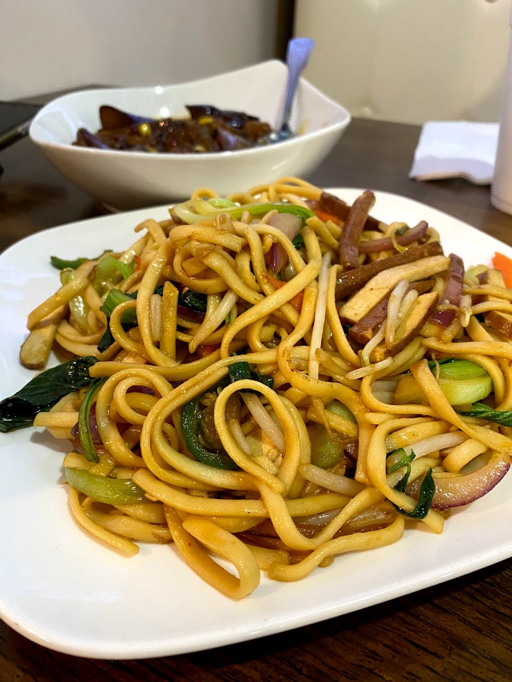 Veggie House | restaurant | 2109 S China Pl, Chicago, IL 60616, USA | 3123269966 OR +1 312-326-9966