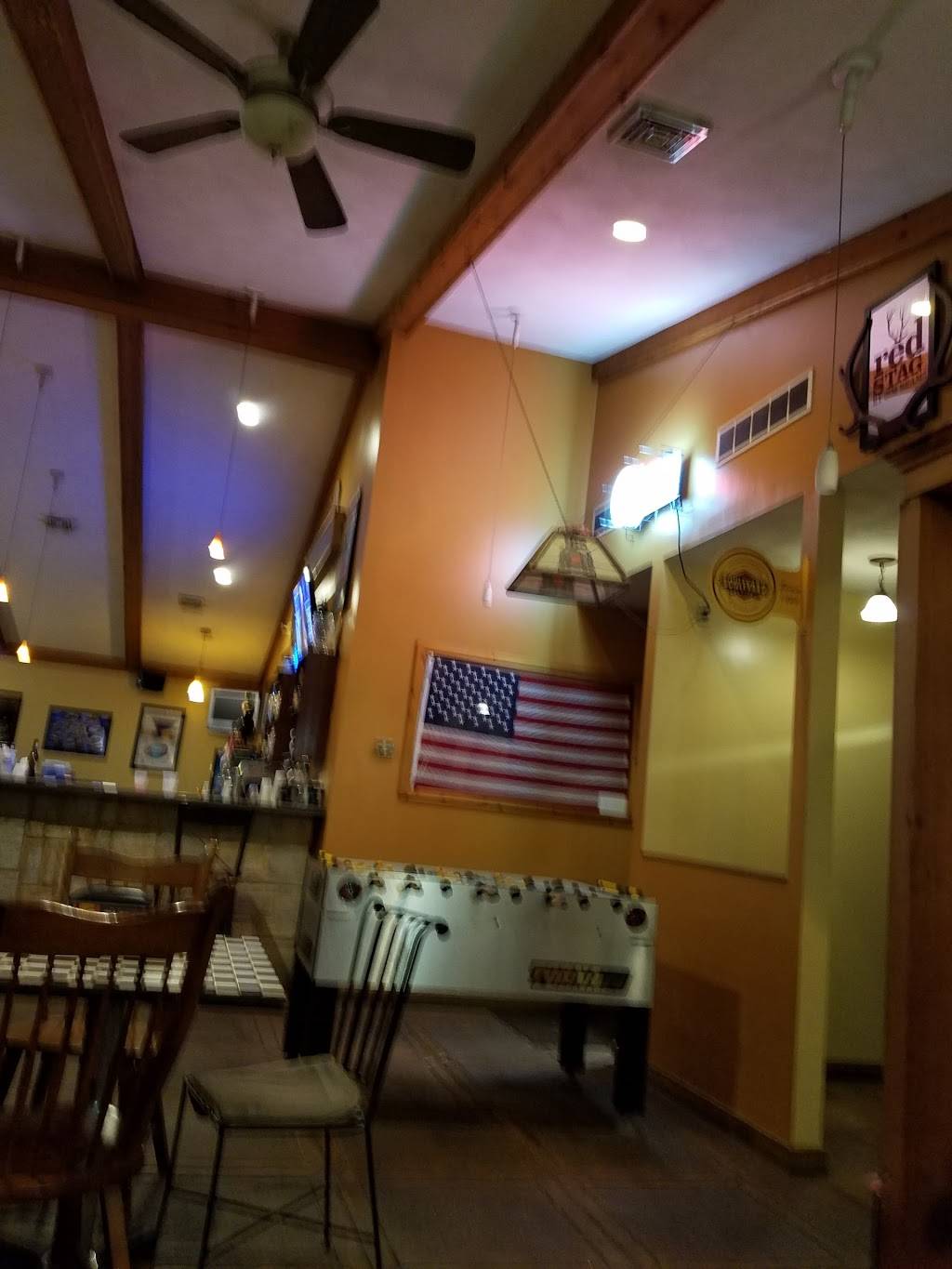 Tinys Pub & Grill | restaurant | 602 N Main St, Columbia, IL 62236, USA | 6182819977 OR +1 618-281-9977