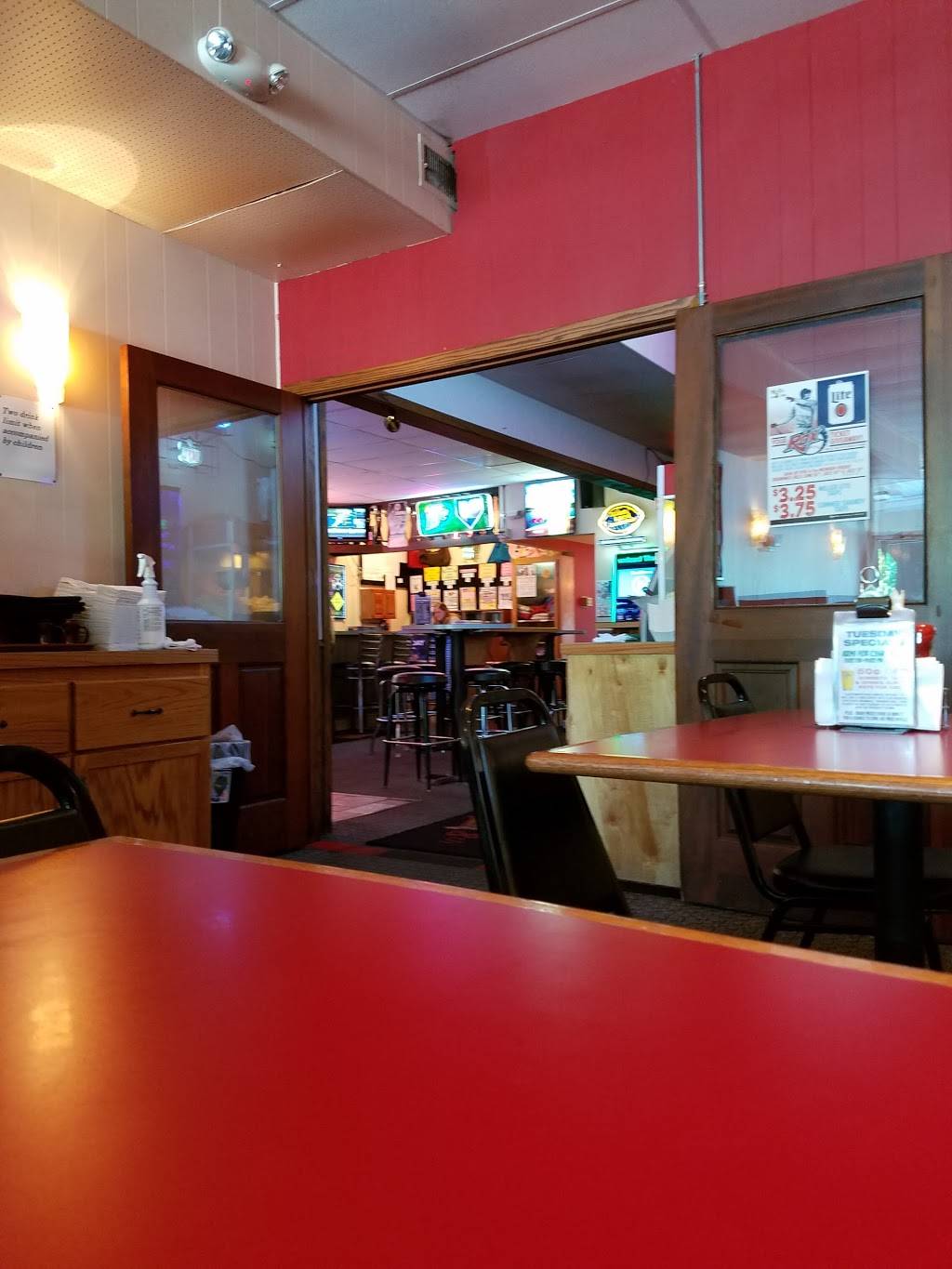 MTs on 8th | restaurant | 2022 Veterans Dr, St Cloud, MN 56303, USA | 3202520800 OR +1 320-252-0800