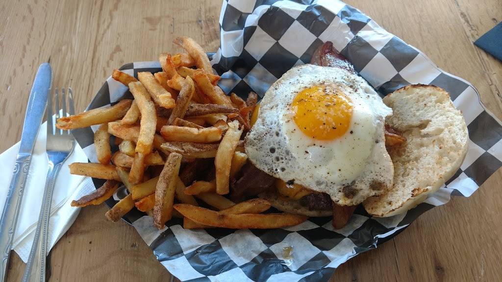 Lees Pint & Shell | restaurant | 2844 Hudson St, Baltimore, MD 21224, USA | 4103272883 OR +1 410-327-2883