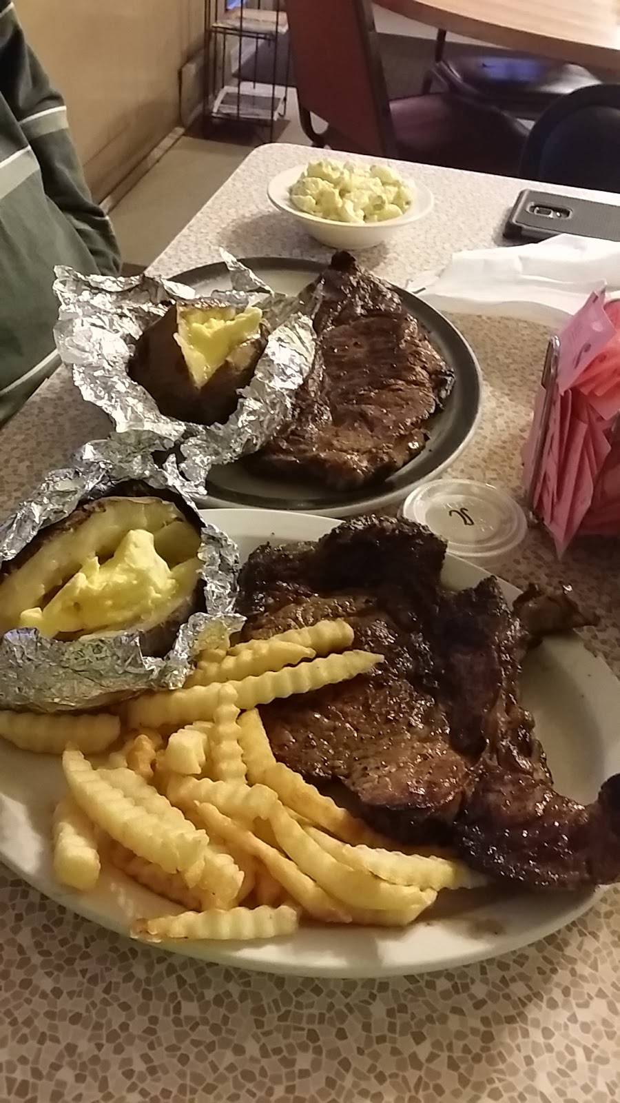 Dels Restaurant | restaurant | 7478 US-60, Owensboro, KY 42301, USA | 2707640504 OR +1 270-764-0504