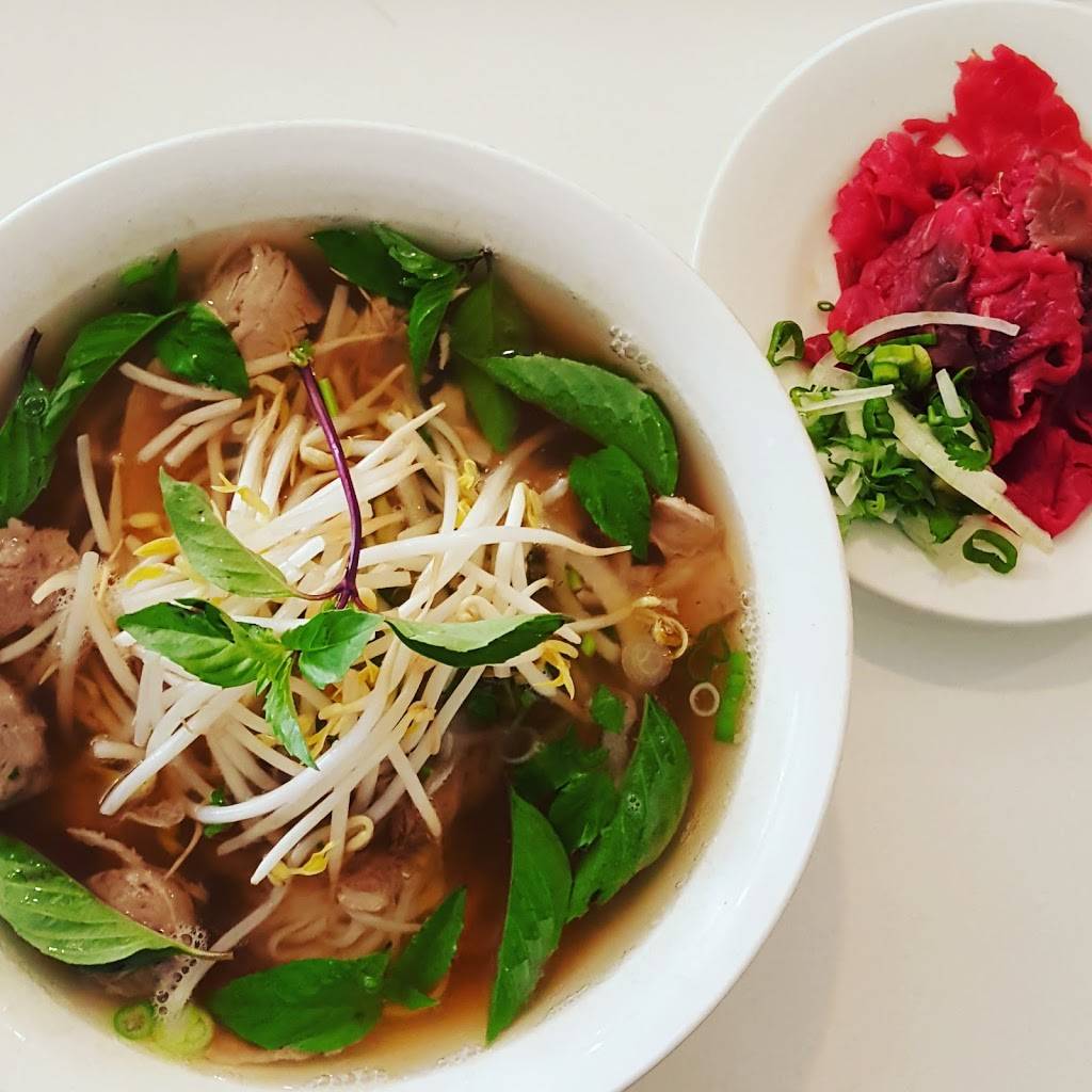 Pho Ha Noi 54 | restaurant | 2541 Hurontario St, Mississauga, ON L5A 4C8, Canada | 9052767745 OR +1 905-276-7745