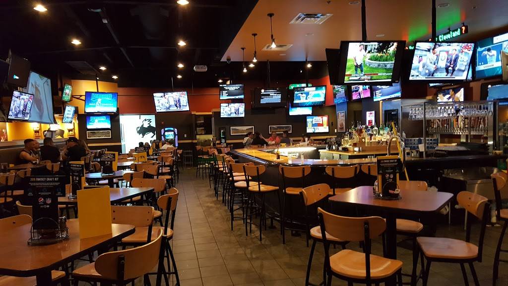 Buffalo Wild Wings | meal takeaway | 6001 Iliff Rd NW, Albuquerque, NM 87121, USA | 5053529464 OR +1 505-352-9464