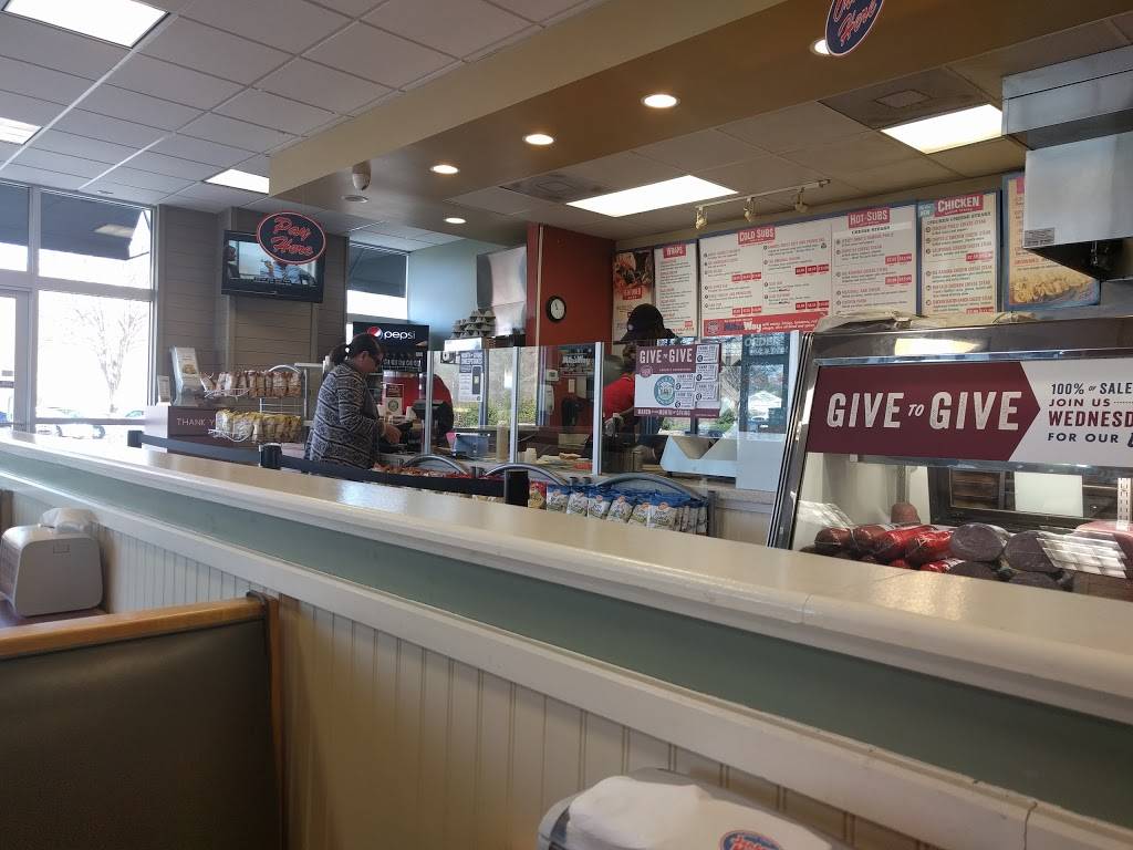 Jersey Mikes Subs | meal takeaway | 2908 Oak Lake Blvd #101, Charlotte, NC 28208, USA | 7043576453 OR +1 704-357-6453