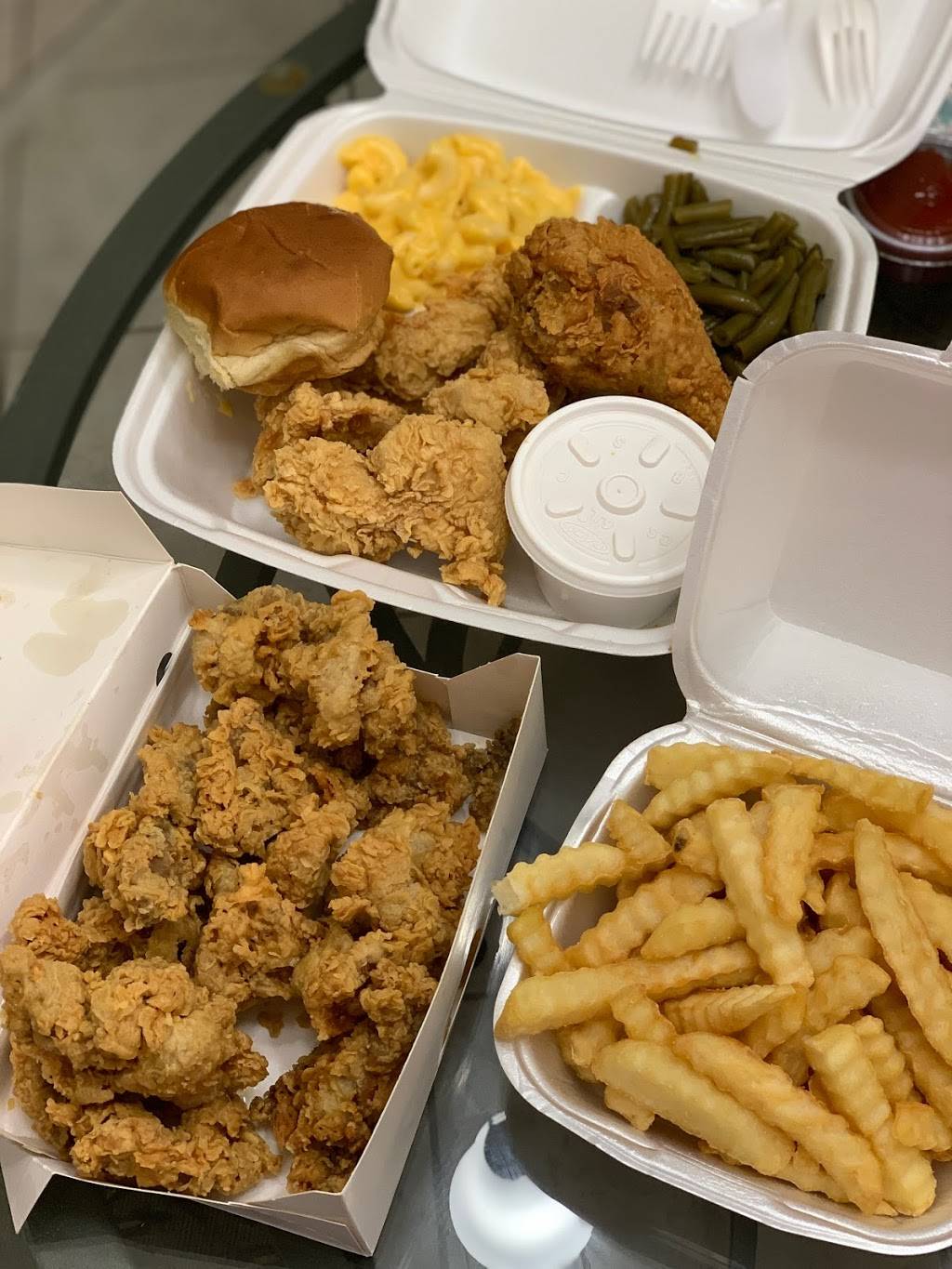 Lisas Chicken | restaurant | 2480 W Pioneer Pkwy, Grand Prairie, TX 75051, USA | 8176172300 OR +1 817-617-2300