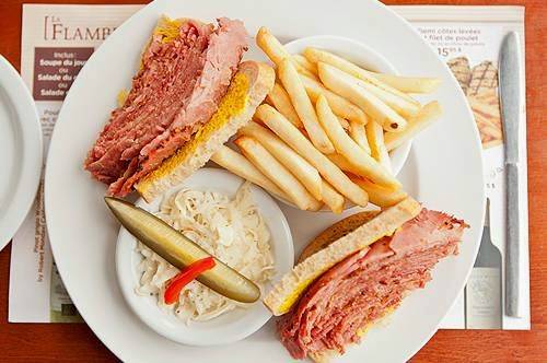 Restaurant La Flamberie | restaurant | 2015 Boulevard des Laurentides E, Laval, QC H7M 2R2, Canada | 4506692345 OR +1 450-669-2345