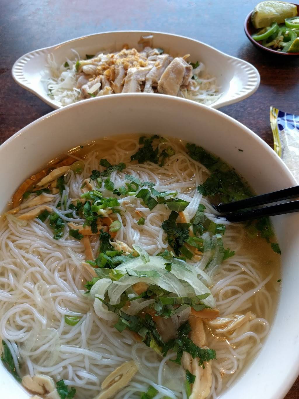 Quan Ngon Vietnamese Noodle House | restaurant | 2511 Noriega St, San Francisco, CA 94122, USA | 4155663275 OR +1 415-566-3275