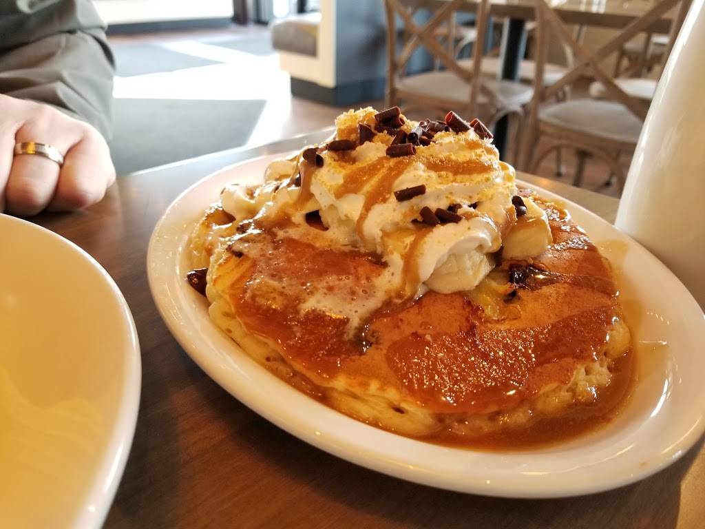 Sharkos BBQ | restaurant | 1715 Freedom Dr, Naperville, IL 60563, USA | 6308573863 OR +1 630-857-3863