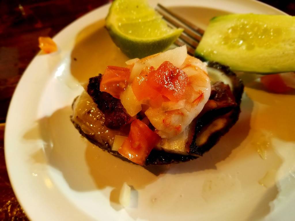 Los Langostinos Restaurant | restaurant | 3059 S Harding Ave, Chicago, IL 60623, USA | 7735421120 OR +1 773-542-1120