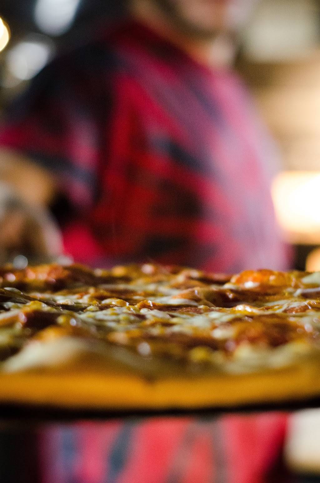 The Pizza Machine | restaurant | 6460 Old Hwy 31 E, Bethpage, TN 37022, USA | 6153885292 OR +1 615-388-5292