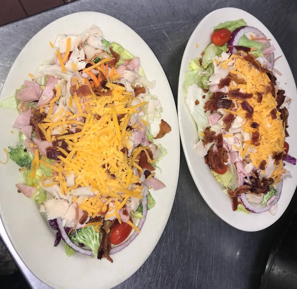 Oak Tree Grille | restaurant | 865 Buchanan Resort Rd, Springville, TN 38256, USA | 7316428810 OR +1 731-642-8810