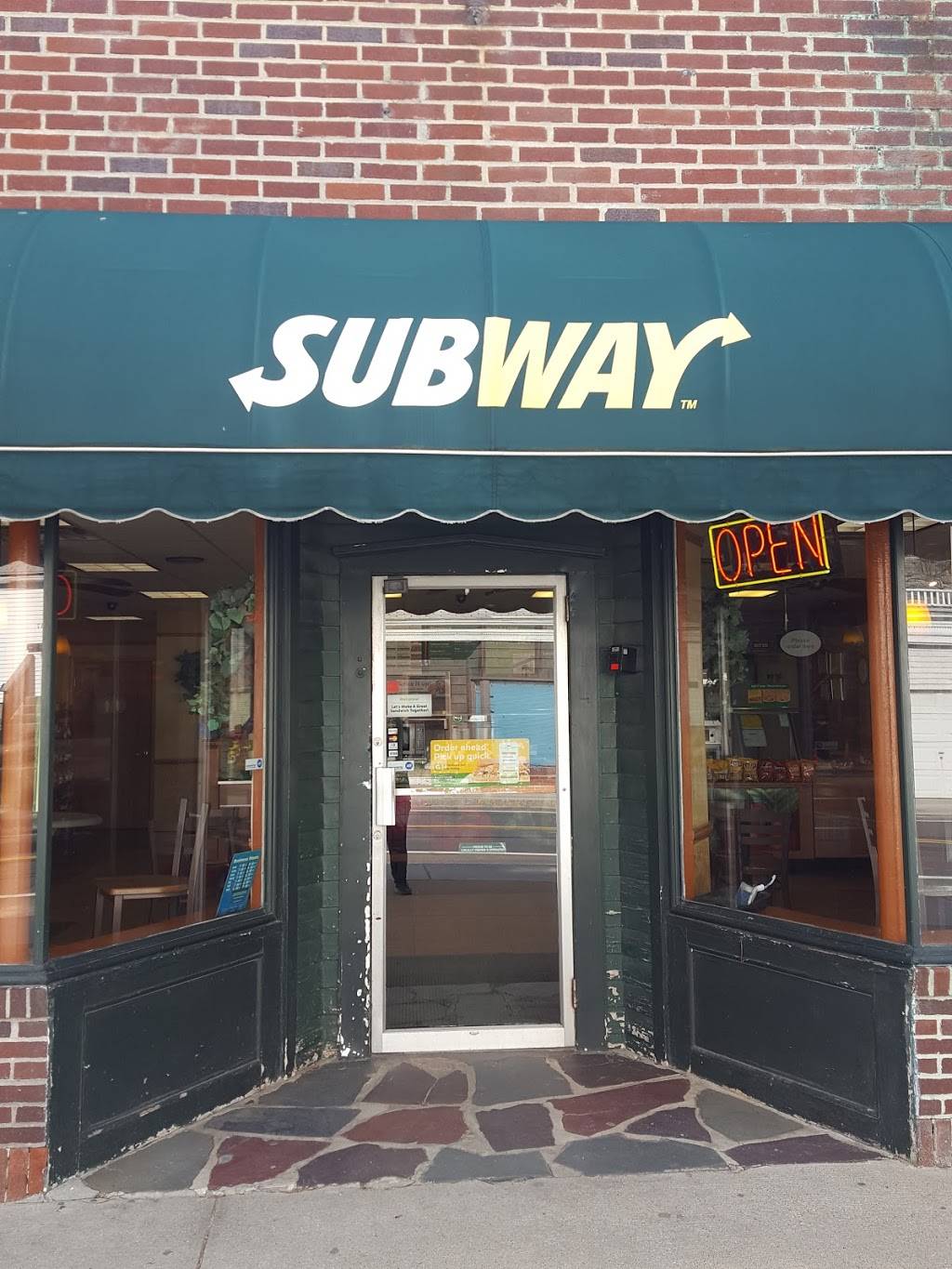 Subway | restaurant | 130 S Main St, Pascoag, RI 02859, USA | 4015683077 OR +1 401-568-3077