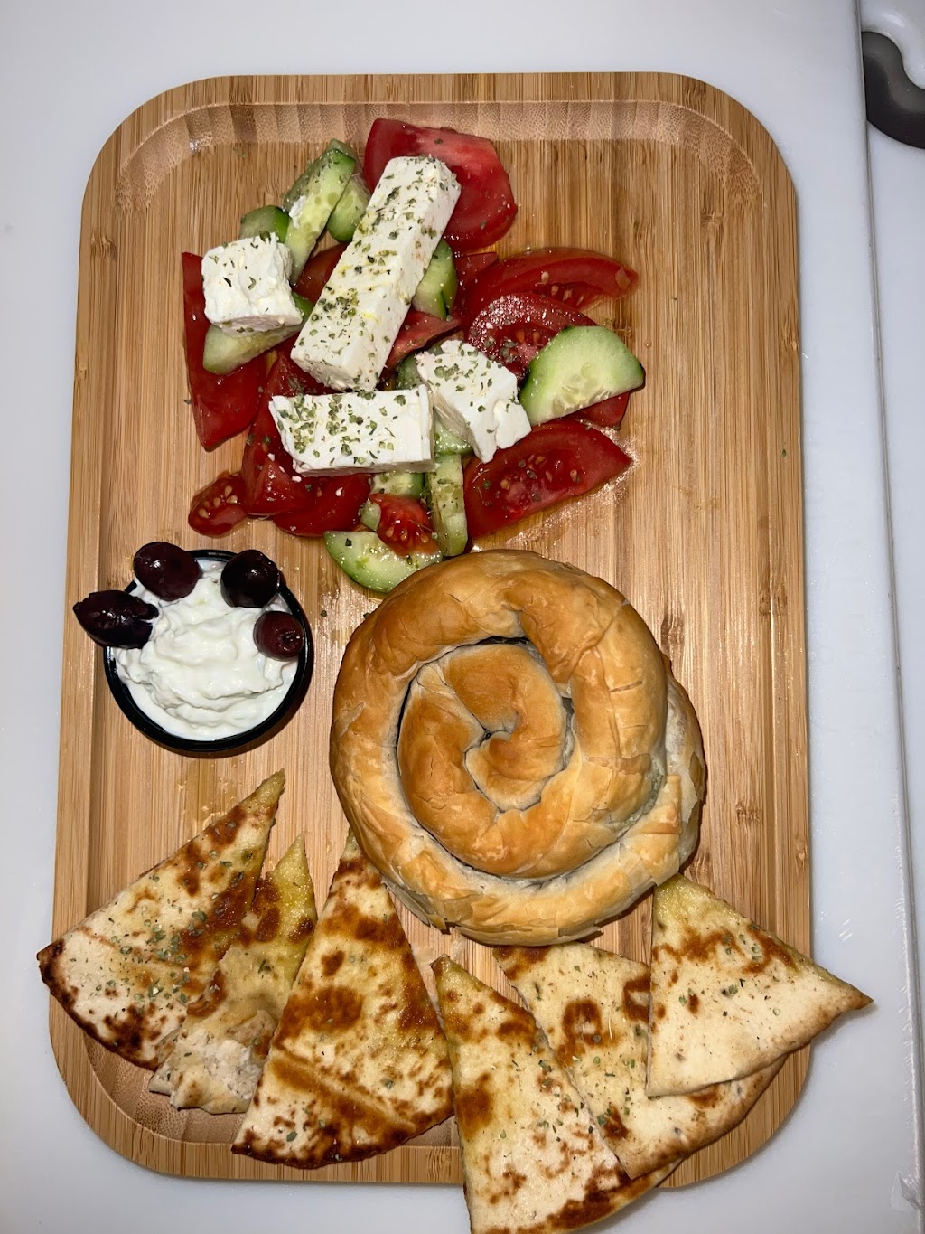 Marias Gyro | restaurant | 22 E Chicago Ave #120, Naperville, IL 60540, USA | 3316312717 OR +1 331-631-2717