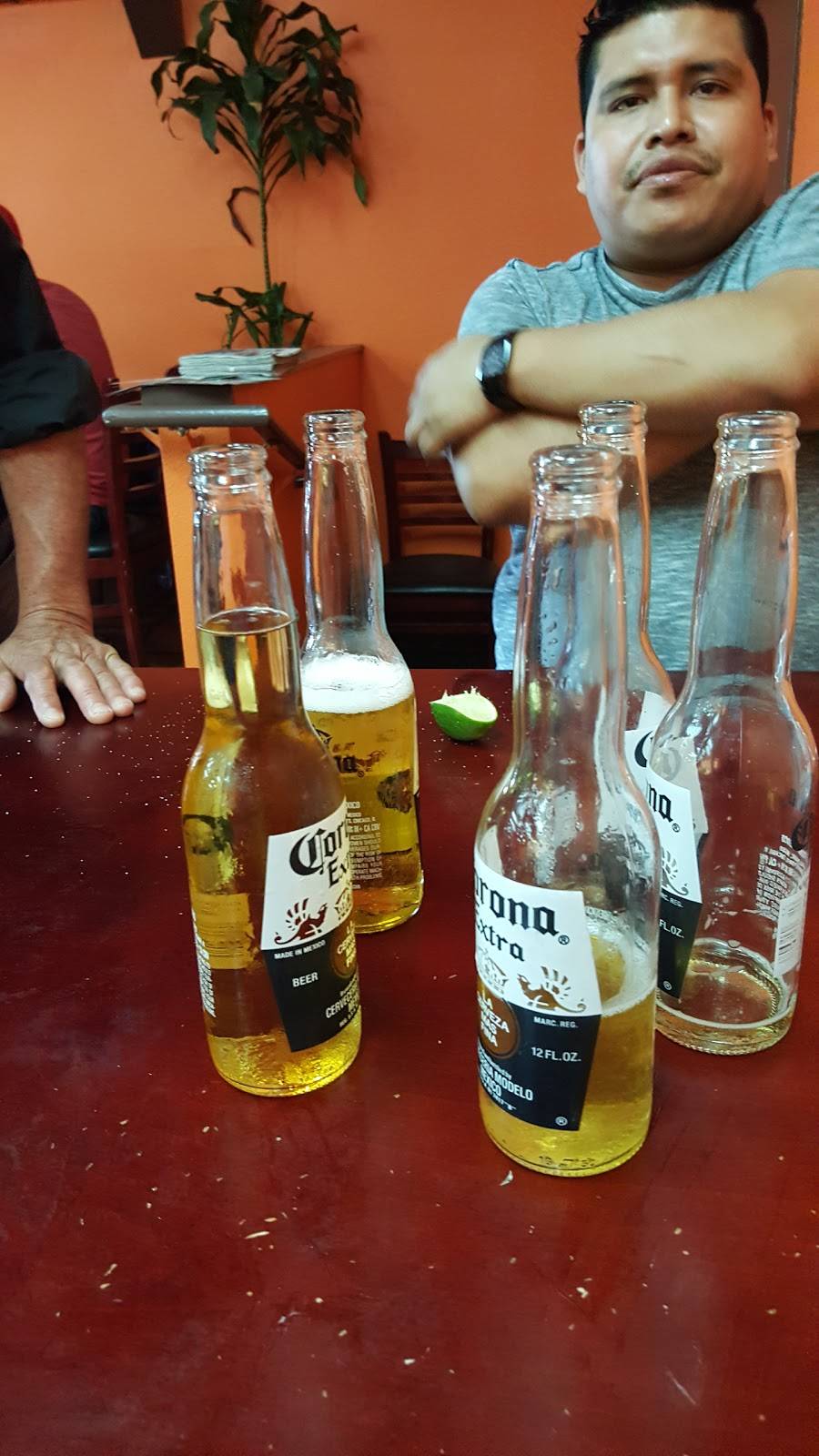 El Burrito Taqueria | cafe | 927 Lincoln Ave, San Rafael, CA 94901, USA | 4157853080 OR +1 415-785-3080