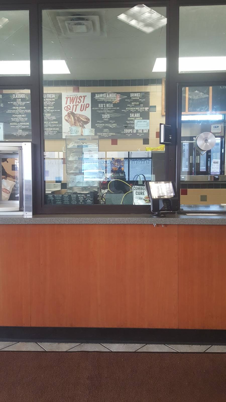 Cousins Subs | meal takeaway | 4134 W Villard Ave, Milwaukee, WI 53209, USA | 4145271501 OR +1 414-527-1501