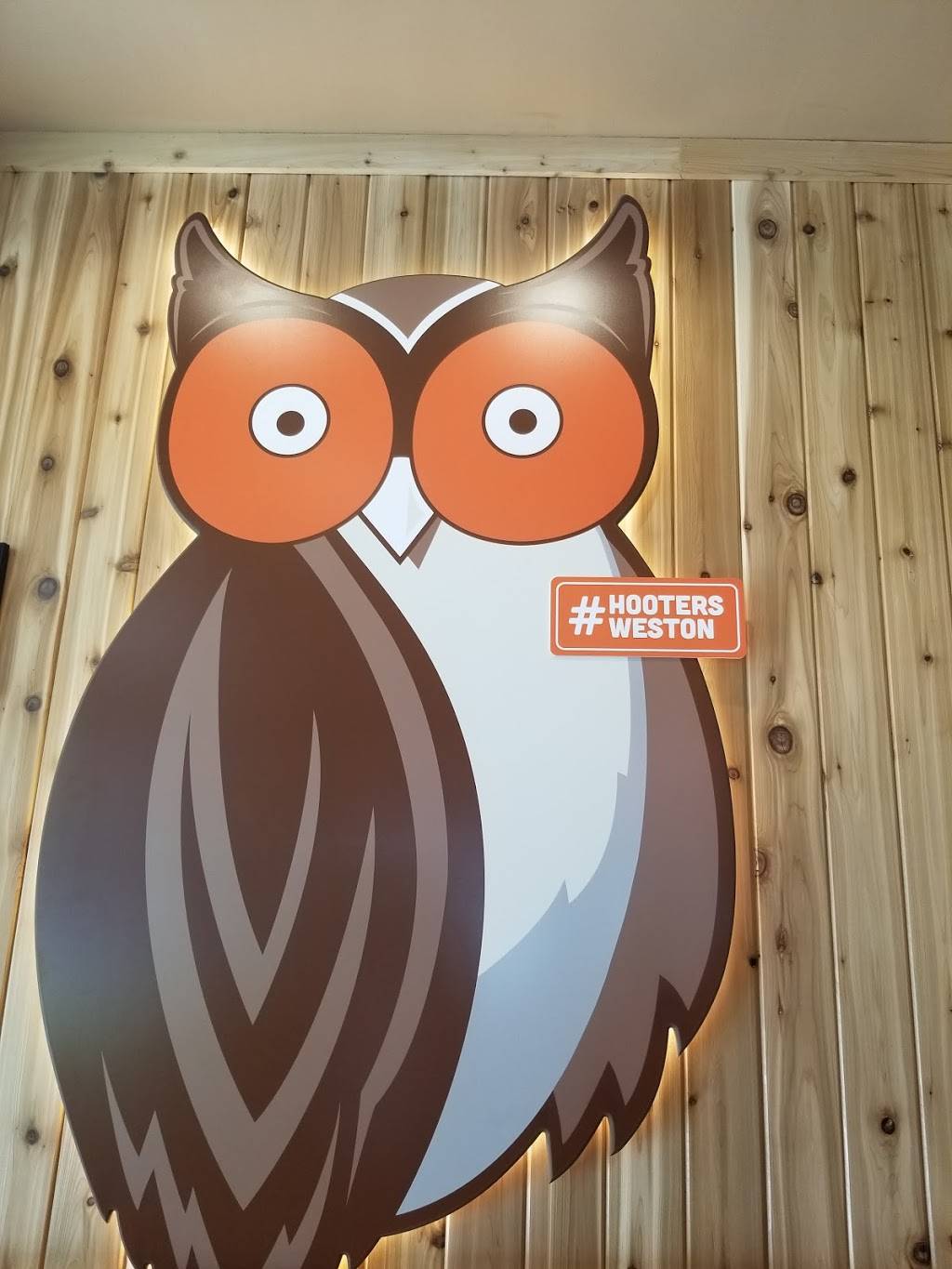 Hooters | restaurant | 2282 Weston Rd, Weston, FL 33326, USA | 9549907047 OR +1 954-990-7047