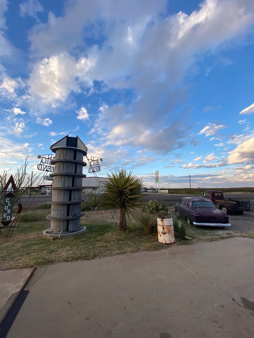 BIG BEND PIZZA | restaurant | 900 US-90, Marathon, TX 79842, USA | 4323868883 OR +1 432-386-8883