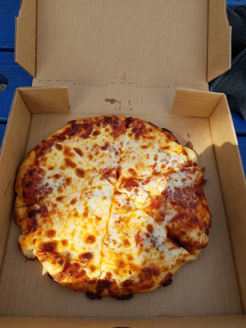 Katies Corner | restaurant | 312 Walnut St, Farina, IL 62838, USA | 6182453092 OR +1 618-245-3092