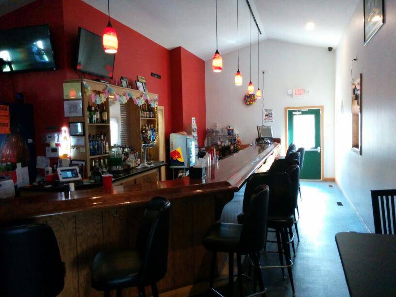 The Garage Bar & Grill | restaurant | 1770 Springfield Church Rd, Jackson Center, PA 16133, USA | 7242697511 OR +1 724-269-7511