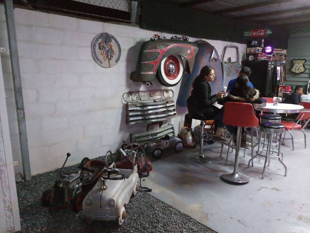 Hot Rod Burger | restaurant | 22800, Alvarado 1288, Camilo Flores, 22800 Ensenada, B.C., Mexico | 016461615264 OR +52 646 161 5264